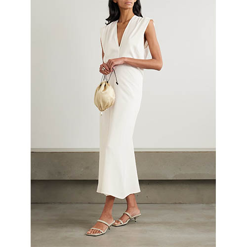 టైలర్డ్ ఐవరీ స్లీవ్‌లెస్ డీప్ వి మిడి డ్రెస్